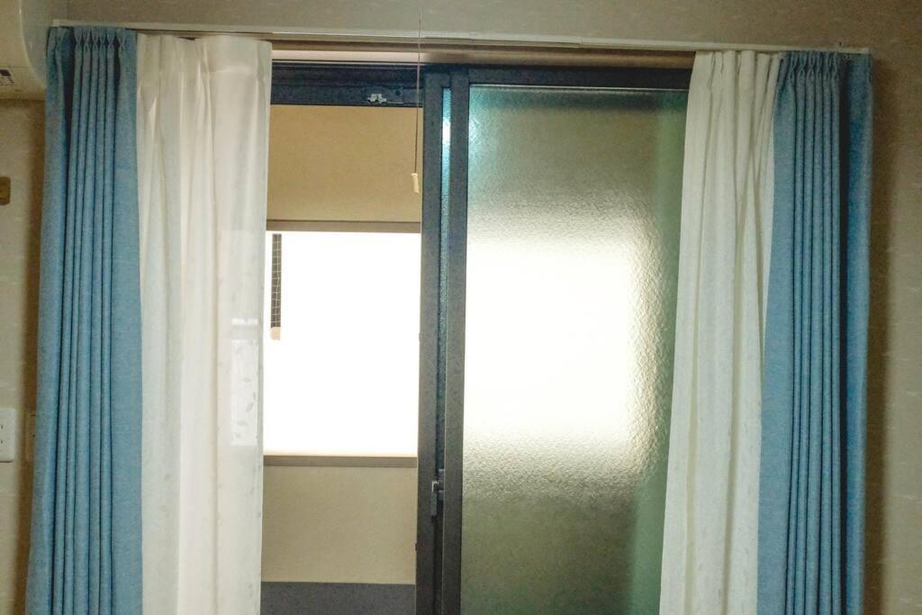 ヴィラ 【color Inn】难波站、高岛屋步行5分钟，新装修独栋别墅150平4房可住11人，空间宽敞设施齐全，八阪神社步行1分钟 大阪市