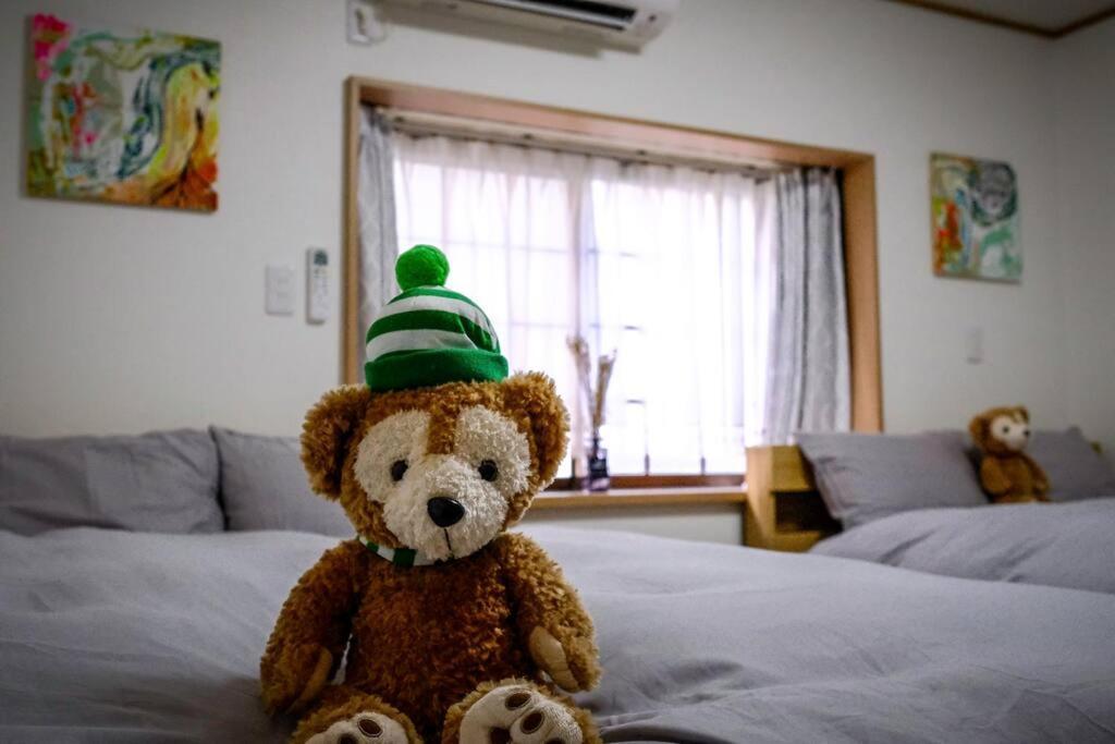 ヴィラ 【color Inn】难波站、高岛屋步行5分钟，新装修独栋别墅150平4房可住11人，空间宽敞设施齐全，八阪神社步行1分钟