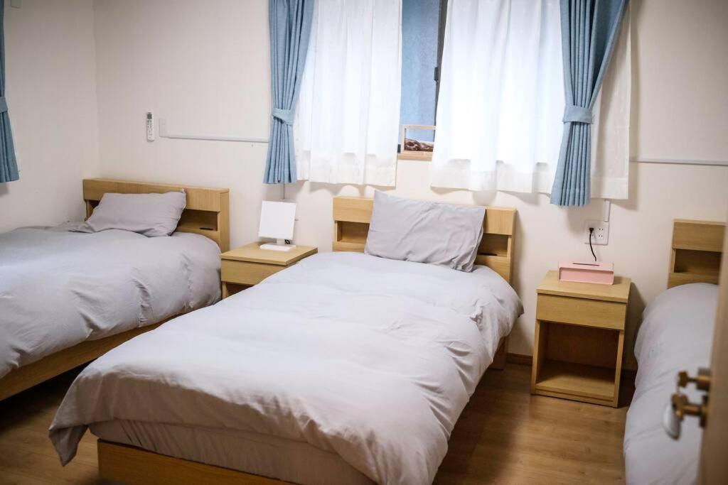 ヴィラ 【color Inn】难波站、高岛屋步行5分钟，新装修独栋别墅150平4房可住11人，空间宽敞设施齐全，八阪神社步行1分钟 大阪市