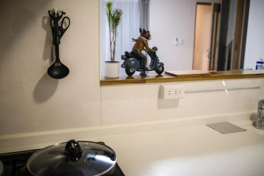 ヴィラ 【color Inn】难波站、高岛屋步行5分钟，新装修独栋别墅150平4房可住11人，空间宽敞设施齐全，八阪神社步行1分钟 *
