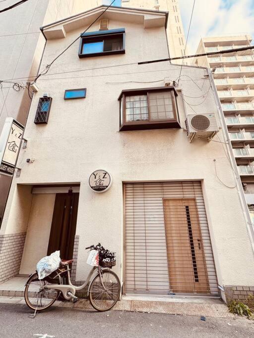ヴィラ 【color Inn】难波站、高岛屋步行5分钟，新装修独栋别墅150平4房可住11人，空间宽敞设施齐全，八阪神社步行1分钟 *