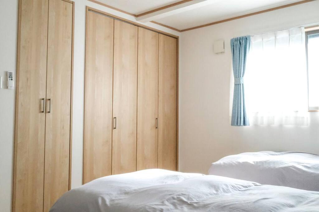 【color Inn】难波站、高岛屋步行5分钟，新装修独栋别墅150平4房可住11人，空间宽敞设施齐全，八阪神社步行1分钟 ヴィラ *