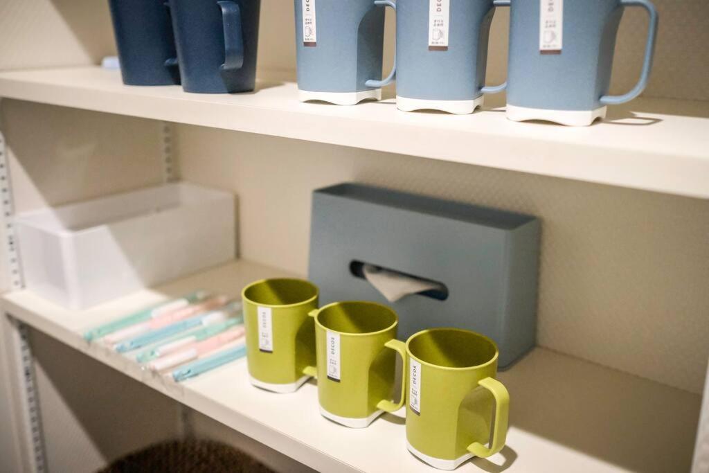 【color Inn】难波站、高岛屋步行5分钟，新装修独栋别墅150平4房可住11人，空间宽敞设施齐全，八阪神社步行1分钟 ヴィラ 大阪市