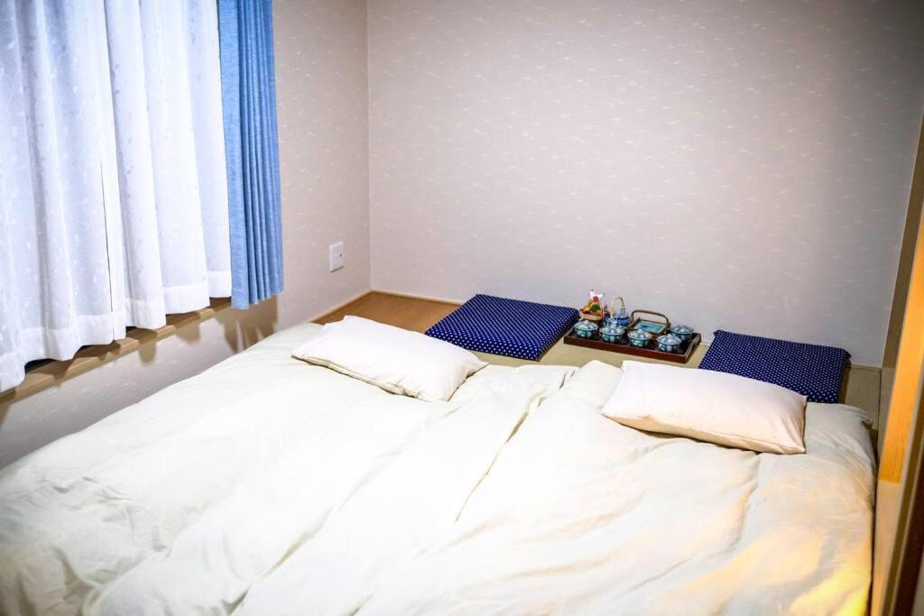 ヴィラ 【color Inn】难波站、高岛屋步行5分钟，新装修独栋别墅150平4房可住11人，空间宽敞设施齐全，八阪神社步行1分钟